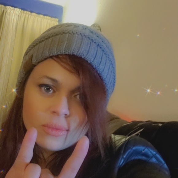 Meet your Posher, Brooke - Picture 2 of 2